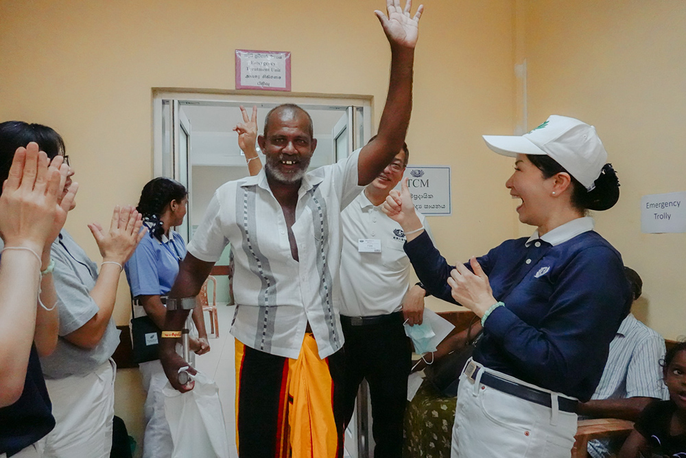 "Hello, Sri Lanka! We're back!"