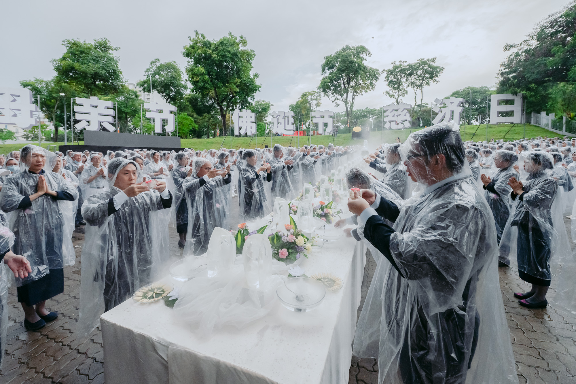 Tzu Chi Celebrates Buddha Day amid Rain, Spreading the Dharma for the Benefit of All